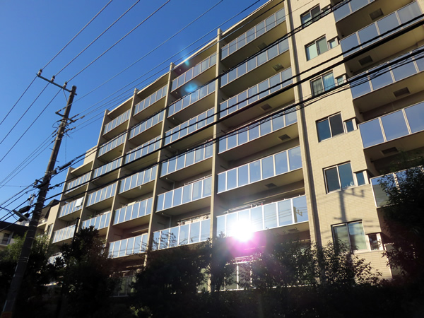 ライオンズ喜多見ガーデンテラスの外観