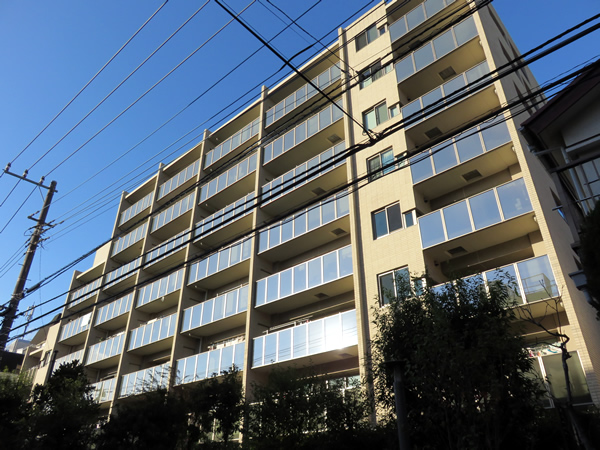 ライオンズ喜多見ガーデンテラスの外観