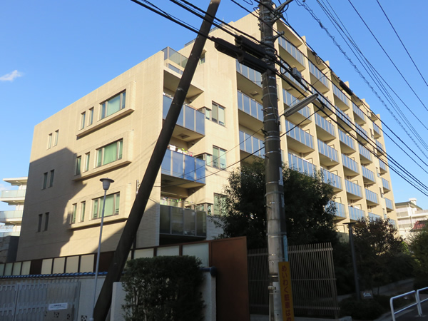 ライオンズ喜多見ガーデンテラスの外観