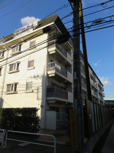 豊栄喜多見マンションの外観