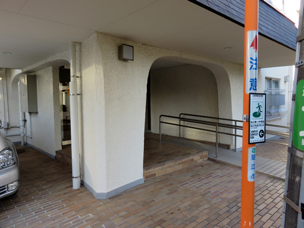 豊栄喜多見マンションの外観