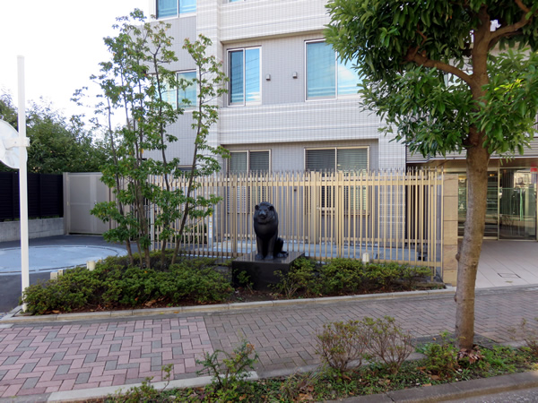 ライオンズ狛江の外観