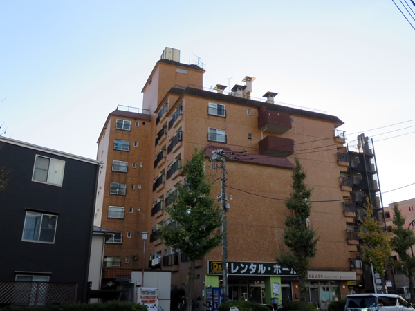 喜多見ハイツの外観