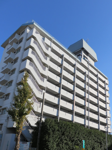 喜多見マンションの外観