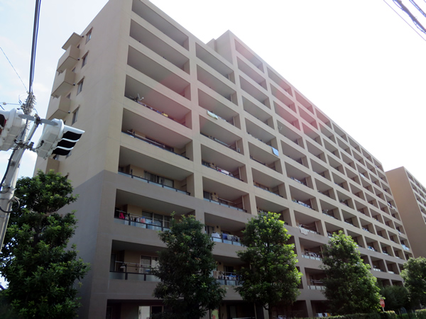 エステスクエアさがみ野ウエストガーデンの外観