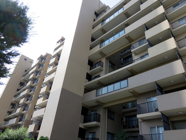 エステスクエアさがみ野ウエストガーデンの外観