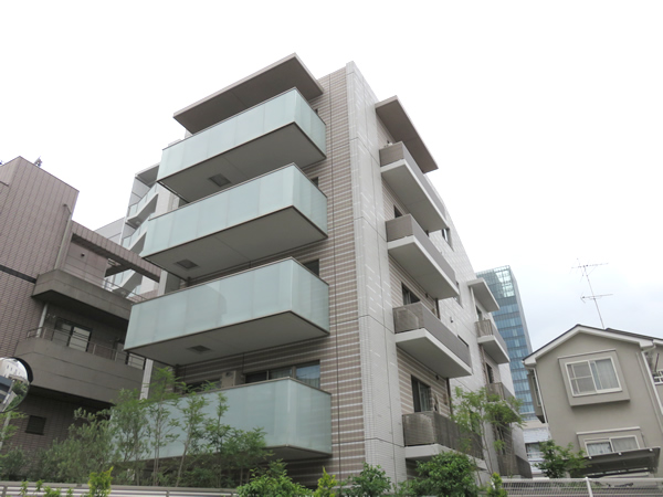 オープンレジデンシア南青山の外観