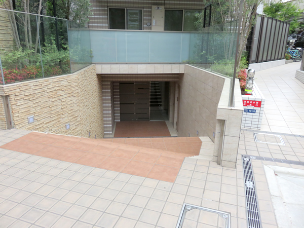 オープンレジデンシア南青山の外観