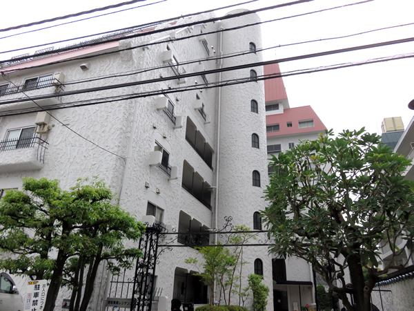 秀和青南レジデンスの外観