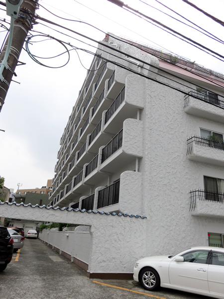 秀和青南レジデンスの外観