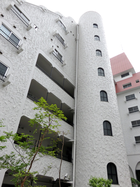 秀和青南レジデンスの外観