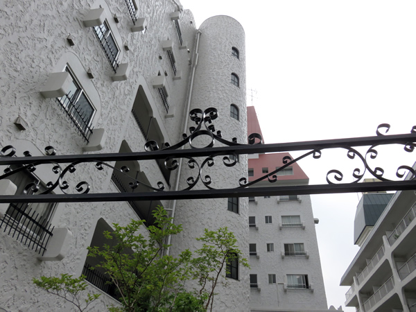 秀和青南レジデンスの外観