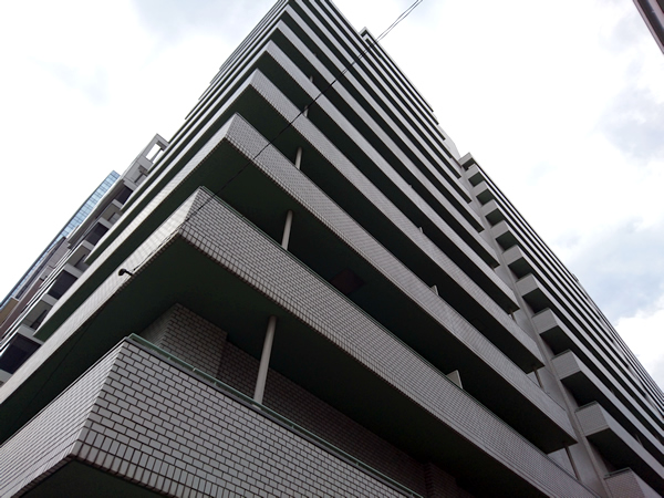 アルテール新宿の外観