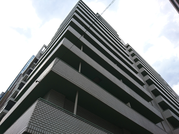 アルテール新宿の外観