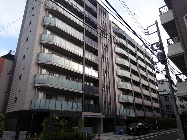 スカイコートヒルズ北新宿の外観