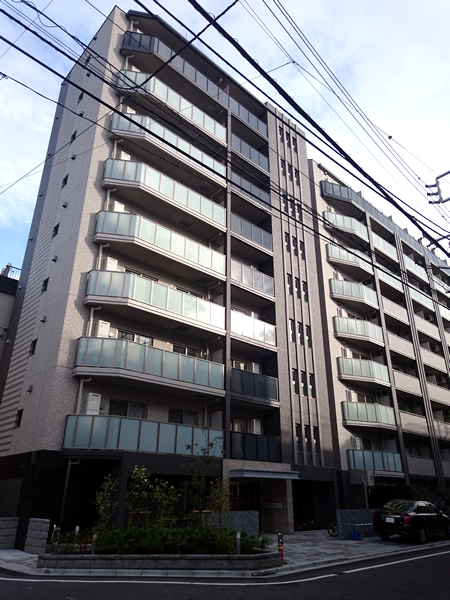 スカイコートヒルズ北新宿の外観