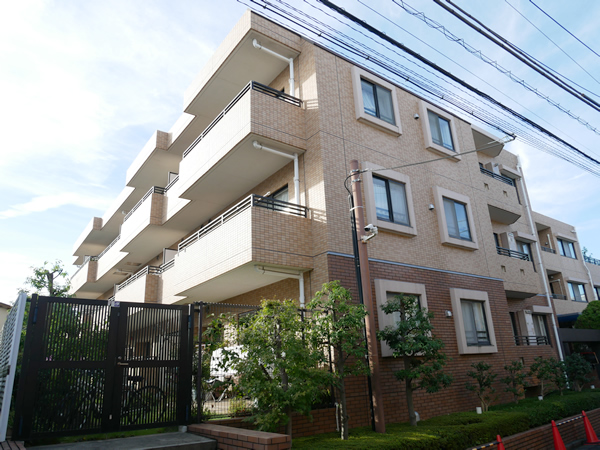 ファミールグラン目白の外観