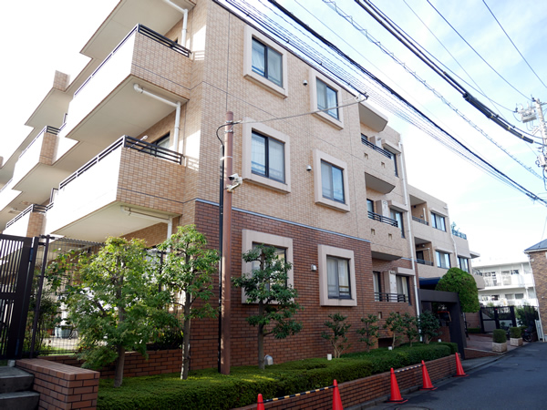 ファミールグラン目白の外観