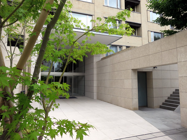 ミッドガーデン赤坂氷川の外観