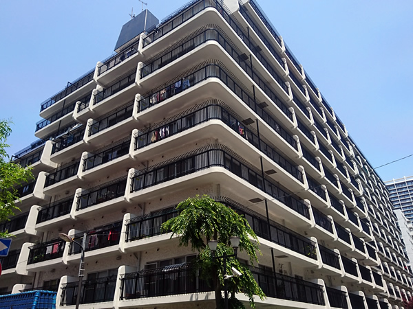 秀和第2田町レジデンスの外観