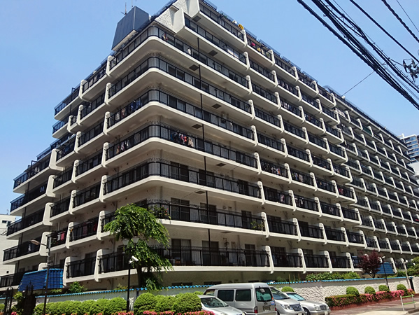 秀和第2田町レジデンスの外観