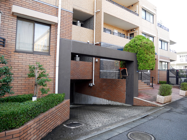 ファミールグラン目白の外観