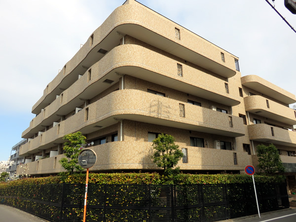 センチュリー藤が丘の外観