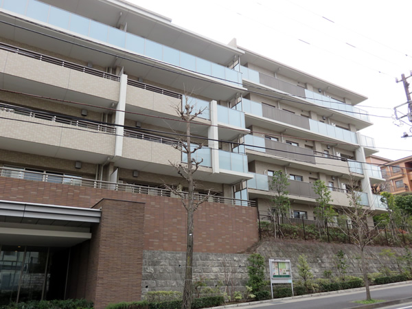 ドレッセ藤が丘の外観