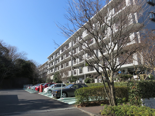 グランヒルズ新百合ヶ丘西館の外観