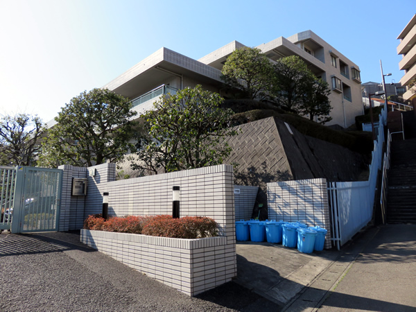 パークハイム新百合ヶ丘2番館の外観