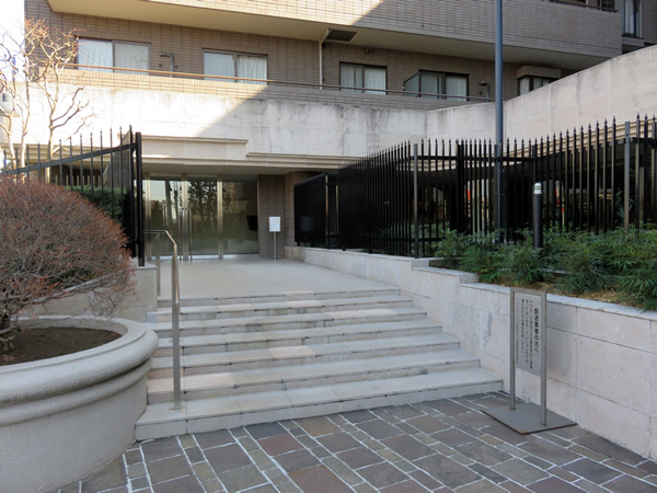 パークハイム新百合ヶ丘1番館の外観