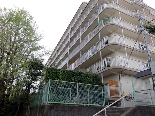 メゾン鹿島台の外観