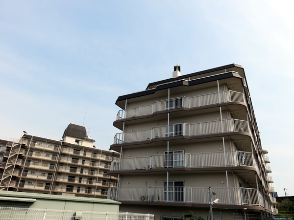 メゾン鹿島台の外観