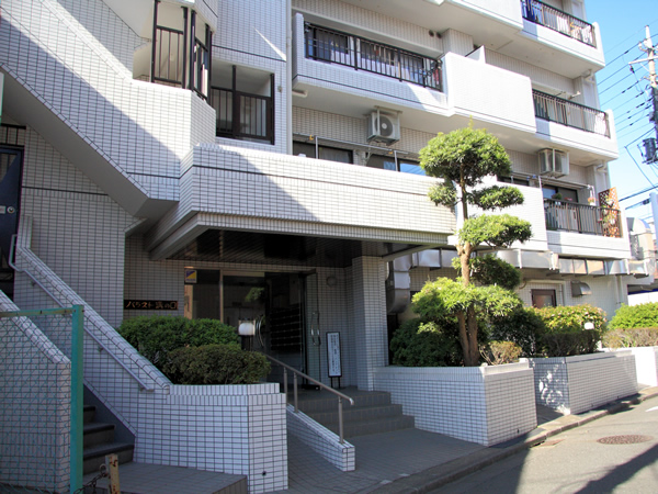 パラスト溝の口の外観