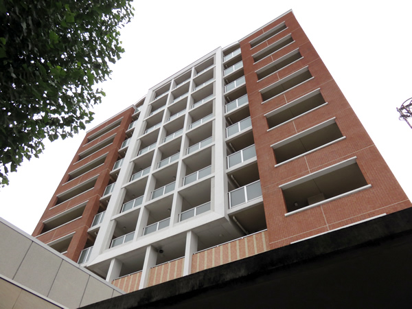 エルフィーノ横濱根岸ディライトコートの外観