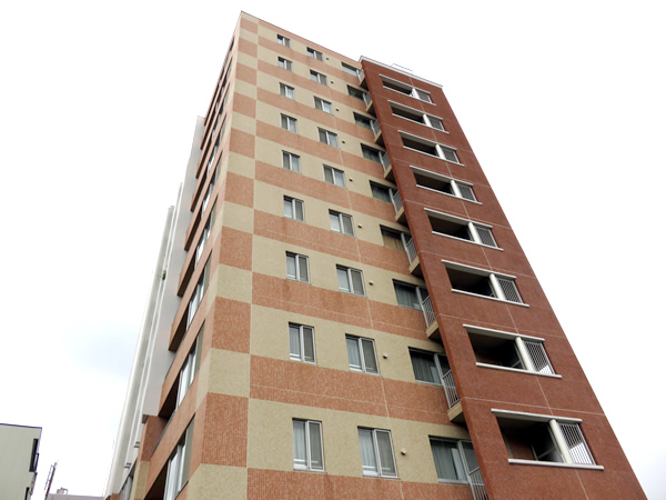 エルフィーノ横濱根岸ディライトコートの外観