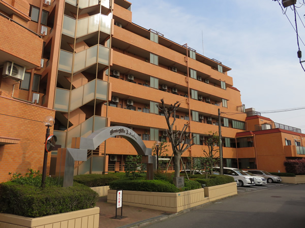 ライオンズヒルズ町田1番館の外観