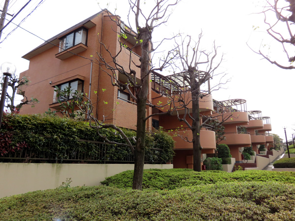 ライオンズヒルズ町田弐番館の外観