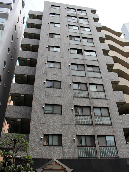 アドヴァンス川崎駅前の外観