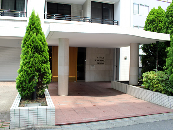 ナビウス川崎駅前の外観