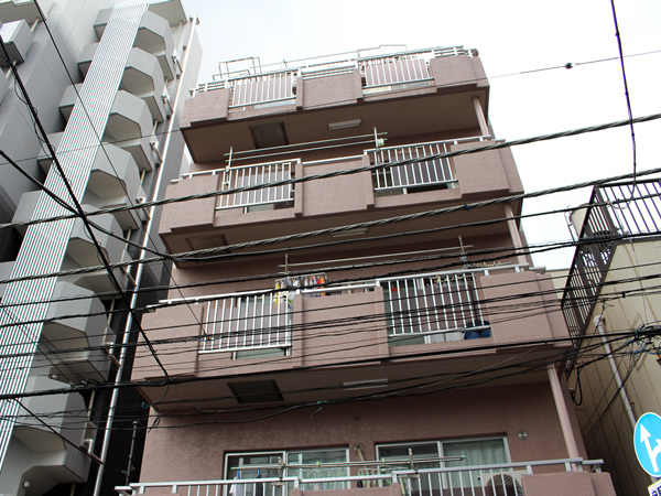 セザール川崎の外観