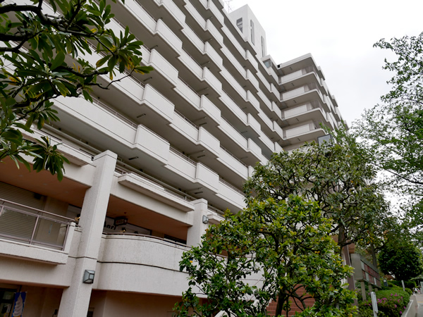 宮崎台プラザビルの外観