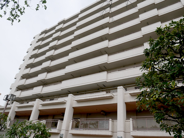 宮崎台プラザビルの外観