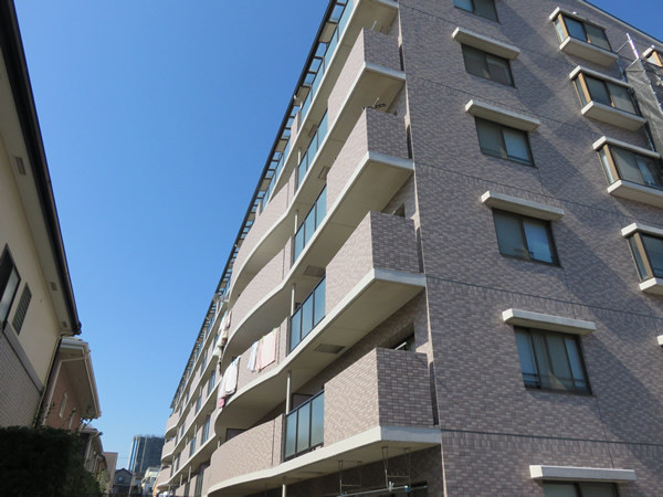 クイーンシティ町田の外観