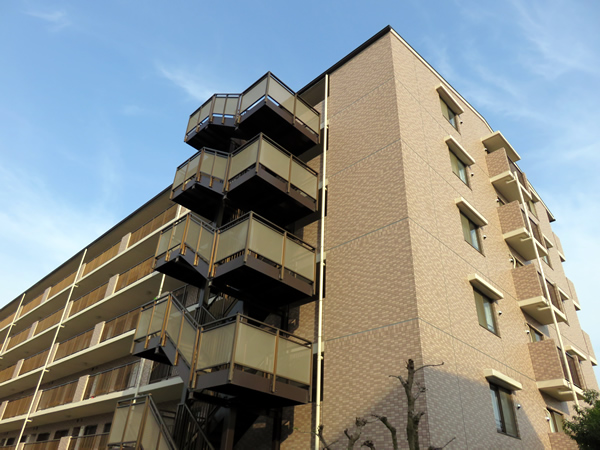 クイーンシティ町田の外観