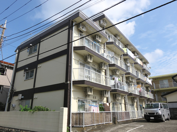 フラワーハイツの外観