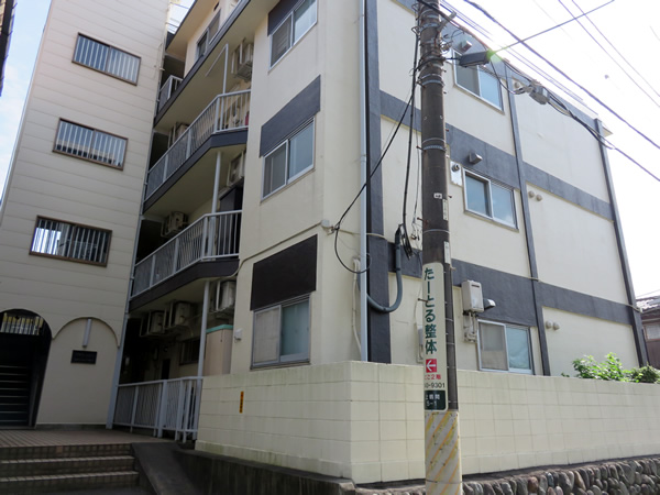 フラワーハイツの外観