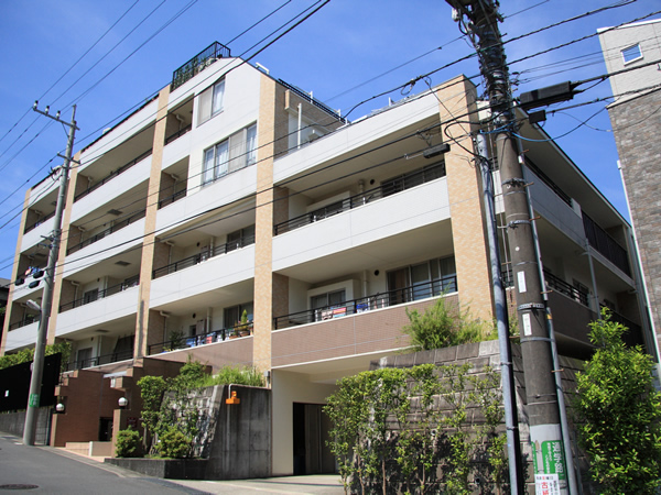 ラヴィドール宮崎台の外観