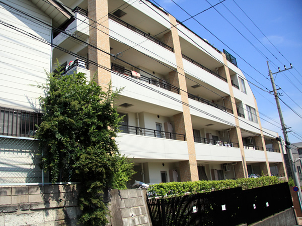 ラヴィドール宮崎台の外観