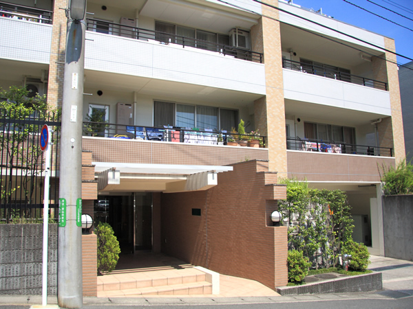 ラヴィドール宮崎台の外観